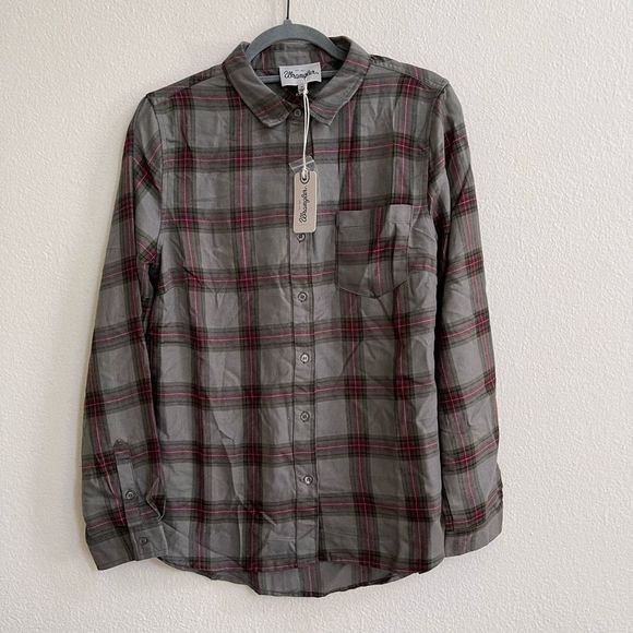 Wrangler Tops - Wrangler New With Tags Women's Flannel Plaid One Pocket Shirt in Dusty Olive M